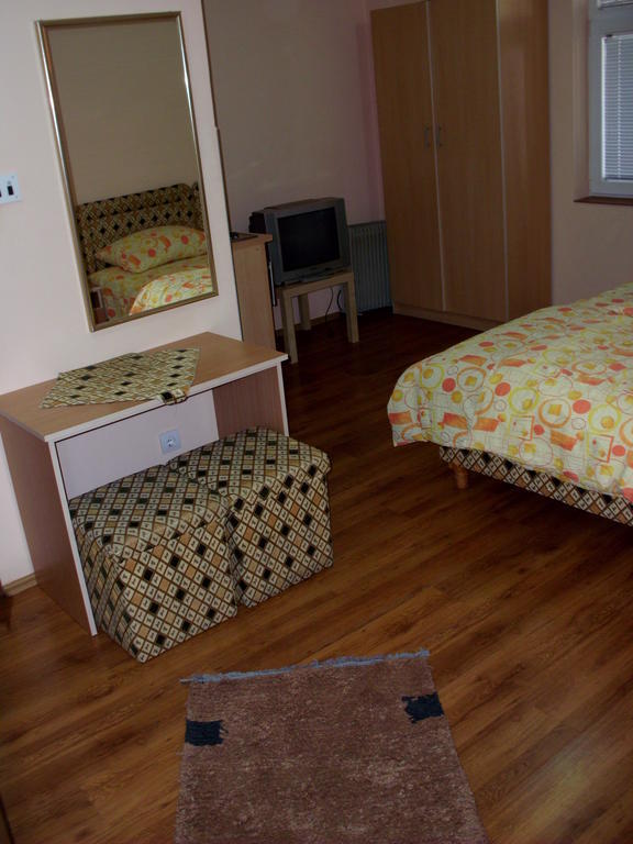 Apartments Bokan Cetinje Exterior photo
